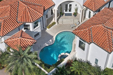 Casa en venta en Coral Gables, Florida, 5 dormitorios, 564.01 m2 № 1982864 - foto 13