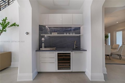 Casa en venta en Coral Gables, Florida, 5 dormitorios, 564.01 m2 № 1982864 - foto 21