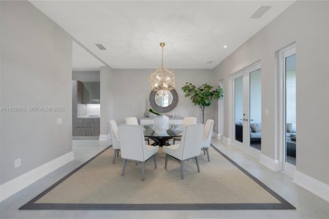 Casa en venta en Coral Gables, Florida, 5 dormitorios, 564.01 m2 № 1982864 - foto 28