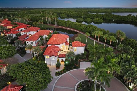 Casa en venta en Coral Gables, Florida, 5 dormitorios, 564.01 m2 № 1982864 - foto 3