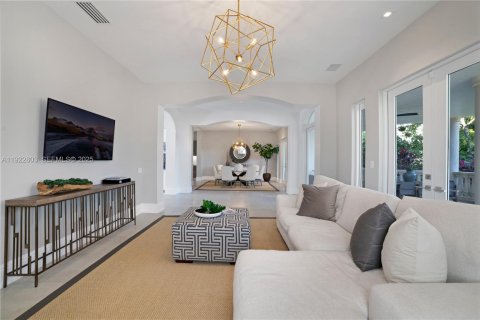 Casa en venta en Coral Gables, Florida, 5 dormitorios, 564.01 m2 № 1982864 - foto 24