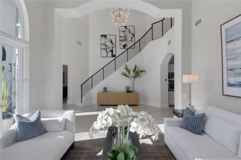 Casa en venta en Coral Gables, Florida, 5 dormitorios, 564.01 m2 № 1982864 - foto 19