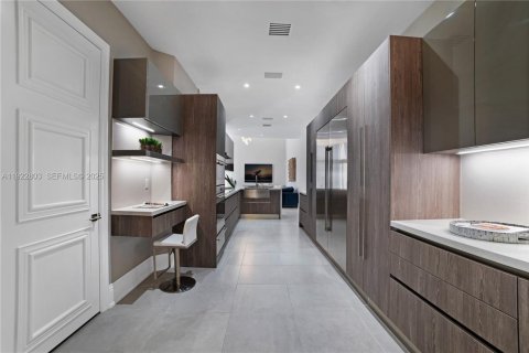 Casa en venta en Coral Gables, Florida, 5 dormitorios, 564.01 m2 № 1982864 - foto 30