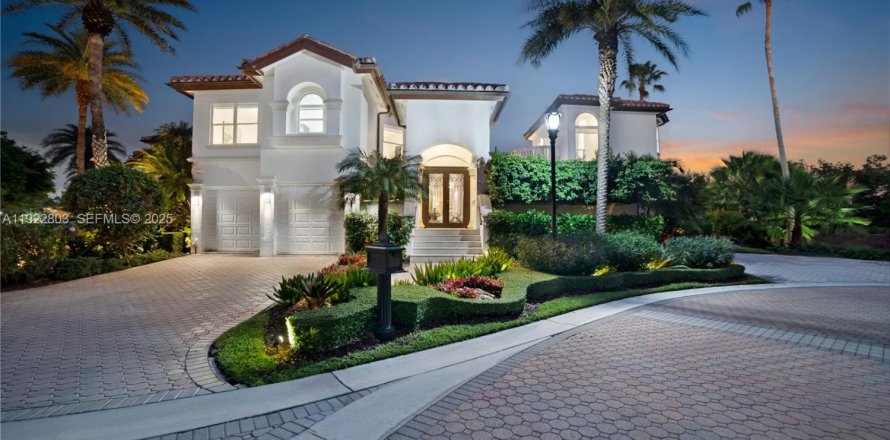 Casa en Coral Gables, Florida 5 dormitorios, 564.01 m2 № 1982864
