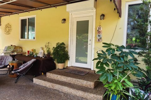 House in North Miami, Florida 4 bedrooms, 183.39 sq.m. № 1954471 - photo 27