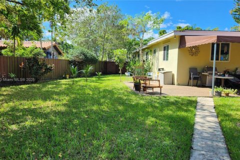 House in North Miami, Florida 4 bedrooms, 183.39 sq.m. № 1954471 - photo 30