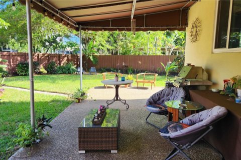 House in North Miami, Florida 4 bedrooms, 183.39 sq.m. № 1954471 - photo 28