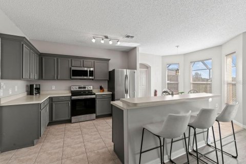 House in Davenport, Florida 4 bedrooms, 219.99 sq.m. № 1914754 - photo 5