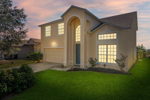 House in Davenport, Florida 4 bedrooms, 219.99 sq.m. № 1914754 - photo 1