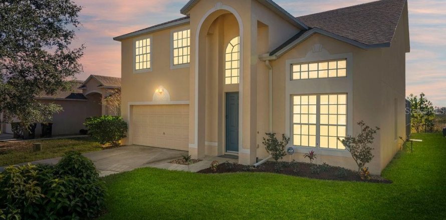 House in Davenport, Florida 4 bedrooms, 219.99 sq.m. № 1914754
