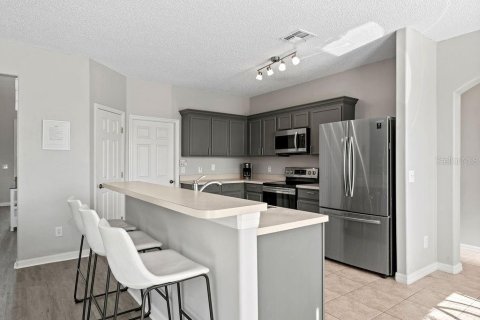 House in Davenport, Florida 4 bedrooms, 219.99 sq.m. № 1914754 - photo 6