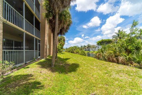 Condo in Hialeah, Florida, 3 bedrooms  № 1785709 - photo 23