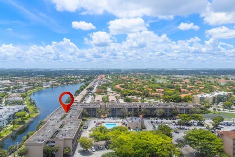 Condo in Hialeah, Florida, 3 bedrooms  № 1785709 - photo 25