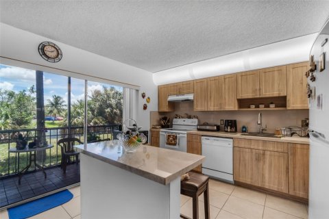 Condo in Hialeah, Florida, 3 bedrooms  № 1785709 - photo 5