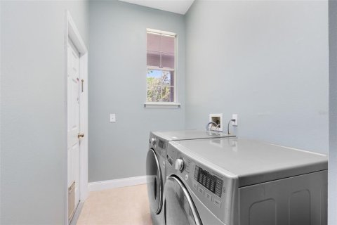 House in Winter Garden, Florida 3 bedrooms, 159.05 sq.m. № 1801299 - photo 7