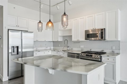 Condo in Orlando, Florida, 2 bedrooms  № 2375501 - photo 24