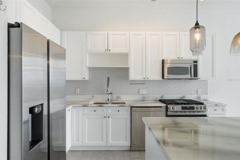 Condo in Orlando, Florida, 2 bedrooms  № 2375501 - photo 19