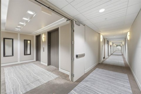 Condo in Orlando, Florida, 2 bedrooms  № 2375501 - photo 10