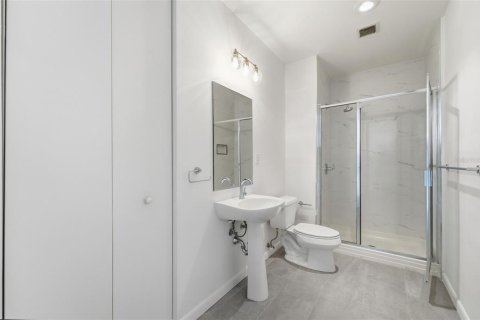 Condo in Orlando, Florida, 2 bedrooms  № 2375501 - photo 14