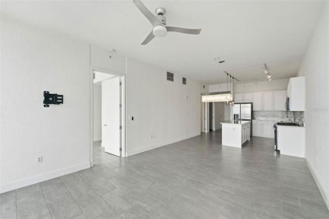 Condo in Orlando, Florida, 2 bedrooms  № 2375501 - photo 25