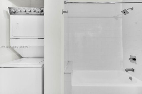 Copropriété à louer à Miami, Floride: 2 chambres, 95.22 m2 № 1998300 - photo 17