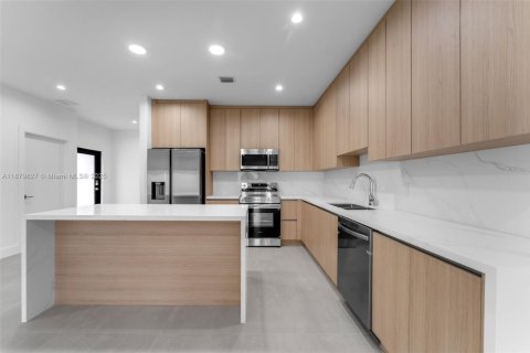 Townhouse in Miami, Florida 3 bedrooms, 212.1 sq.m. № 1925540 - photo 7