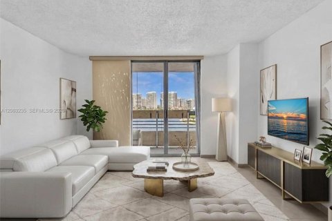 Condo in Aventura, Florida, 2 bedrooms № 2246753 - photo 3