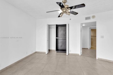 Condo in Aventura, Florida, 2 bedrooms № 2246753 - photo 29