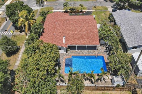 Casa en alquiler en Plantation, Florida, 4 dormitorios, 203.18 m2 № 2010427 - foto 9