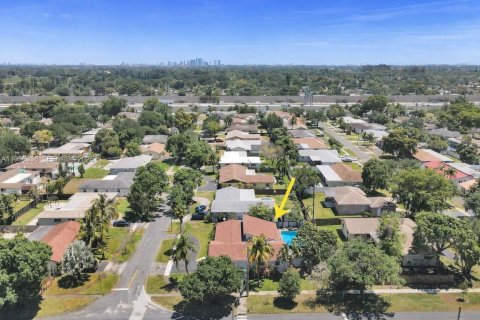 Casa en alquiler en Plantation, Florida, 4 dormitorios, 203.18 m2 № 2010427 - foto 7