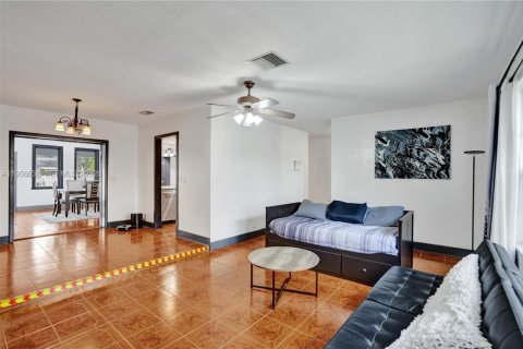 Casa en alquiler en Plantation, Florida, 4 dormitorios, 203.18 m2 № 2010427 - foto 18