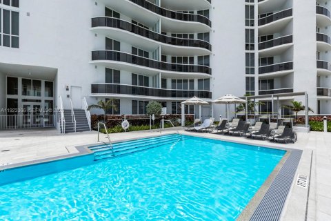 Купить кондоминиум в Санни-Айлс-Бич, Флорида 2 спальни, 171.59м2, № 1982584 - фото 30