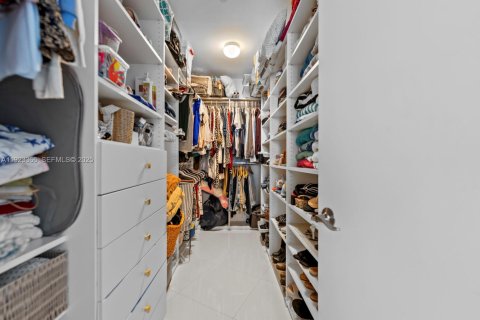 Купить кондоминиум в Санни-Айлс-Бич, Флорида 2 спальни, 171.59м2, № 1982584 - фото 18