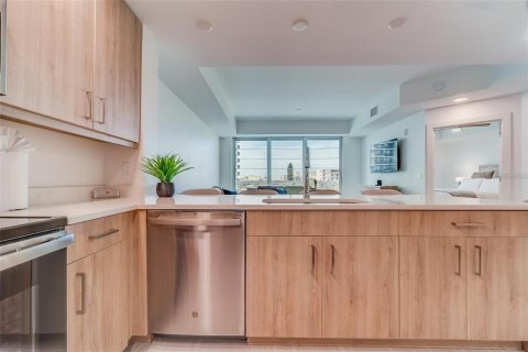 Condo in Clearwater, Florida, 3 bedrooms  № 2237684 - photo 14
