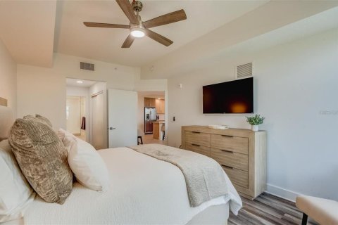 Condo in Clearwater, Florida, 3 bedrooms  № 2237684 - photo 15