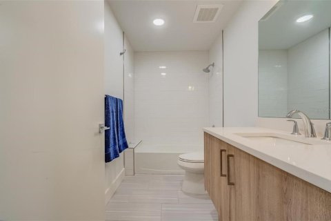 Condo in Clearwater, Florida, 3 bedrooms  № 2237684 - photo 25