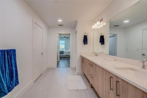 Condo in Clearwater, Florida, 3 bedrooms  № 2237684 - photo 20