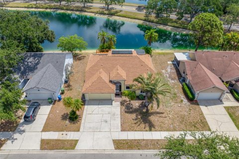 House in Bradenton, Florida 3 bedrooms, 185.15 sq.m. № 1658708 - photo 2