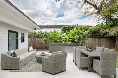 Casa en alquiler en Miami, Florida, 3 dormitorios, 183.11 m2 № 2020206 - foto 15