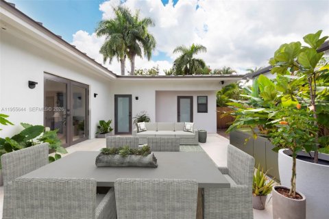 Casa en alquiler en Miami, Florida, 3 dormitorios, 183.11 m2 № 2020206 - foto 16