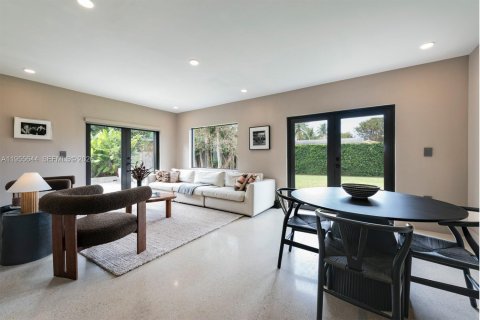 Casa en alquiler en Miami, Florida, 3 dormitorios, 183.11 m2 № 2020206 - foto 5