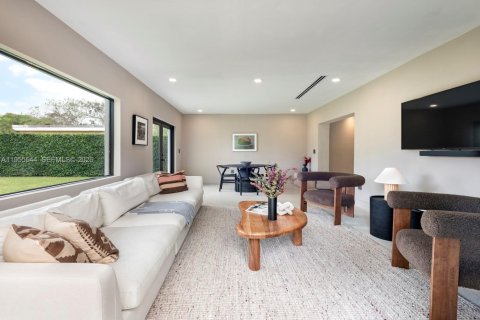 Casa en alquiler en Miami, Florida, 3 dormitorios, 183.11 m2 № 2020206 - foto 6