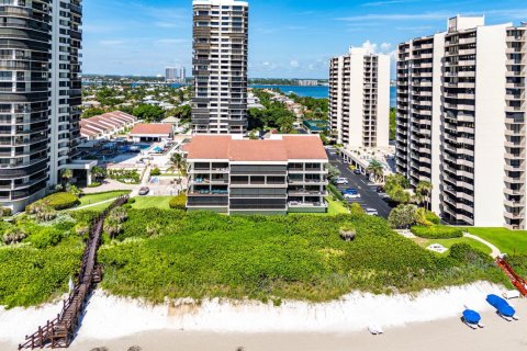 Copropriété à vendre à Riviera Beach, Floride: 2 chambres, 206.61 m2 № 2348717 - photo 2