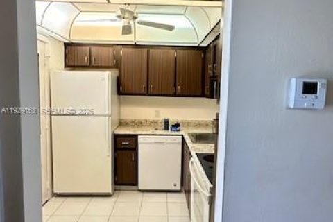 Appartement à louer à Aventura, Floride: 2 chambres, 92.34 m2 № 1987549 - photo 26