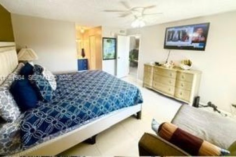 Condominio en venta en Lauderhill, Florida, 2 dormitorios, 101.45 m2 № 2090095 - foto 16