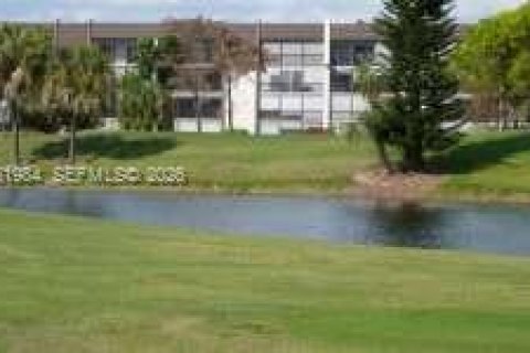 Condo à Lauderhill, Floride, 2 chambres  № 2090095
