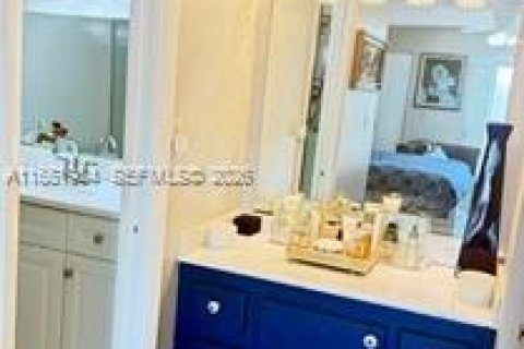 Condominio en venta en Lauderhill, Florida, 2 dormitorios, 101.45 m2 № 2090095 - foto 18