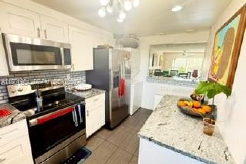 Condominio en venta en Lauderhill, Florida, 2 dormitorios, 101.45 m2 № 2090095 - foto 9