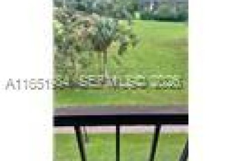 Condominio en venta en Lauderhill, Florida, 2 dormitorios, 101.45 m2 № 2090095 - foto 24