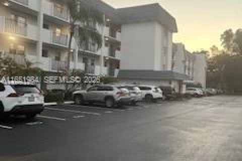 Condominio en venta en Lauderhill, Florida, 2 dormitorios, 101.45 m2 № 2090095 - foto 28